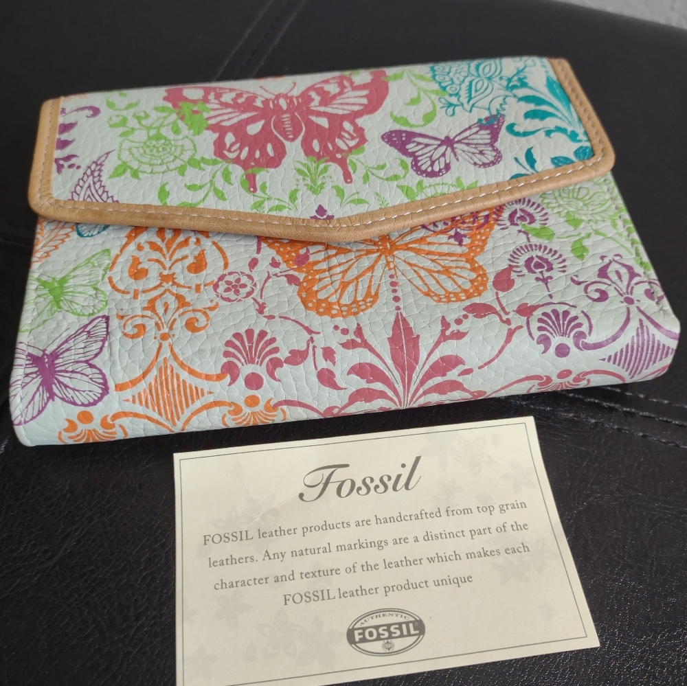 Fossil Genuine Leather Butterfly Floral Print Trifold Wallet - Picture 2 of 11